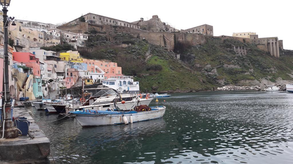 La Casa Di Titina Leilighet Procida Eksteriør bilde